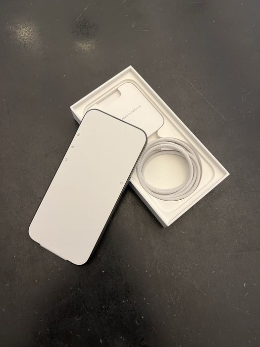 iPhone 15 PRO, нов, неактивиран