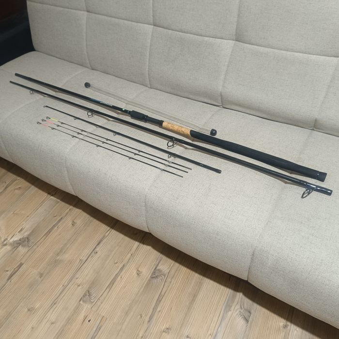 Vând feeder preston monster 4m