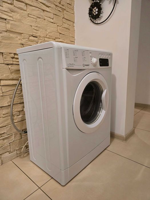Masina de spalat slim INDESIT model IWSE61251, 6 kg, 1200 rpm