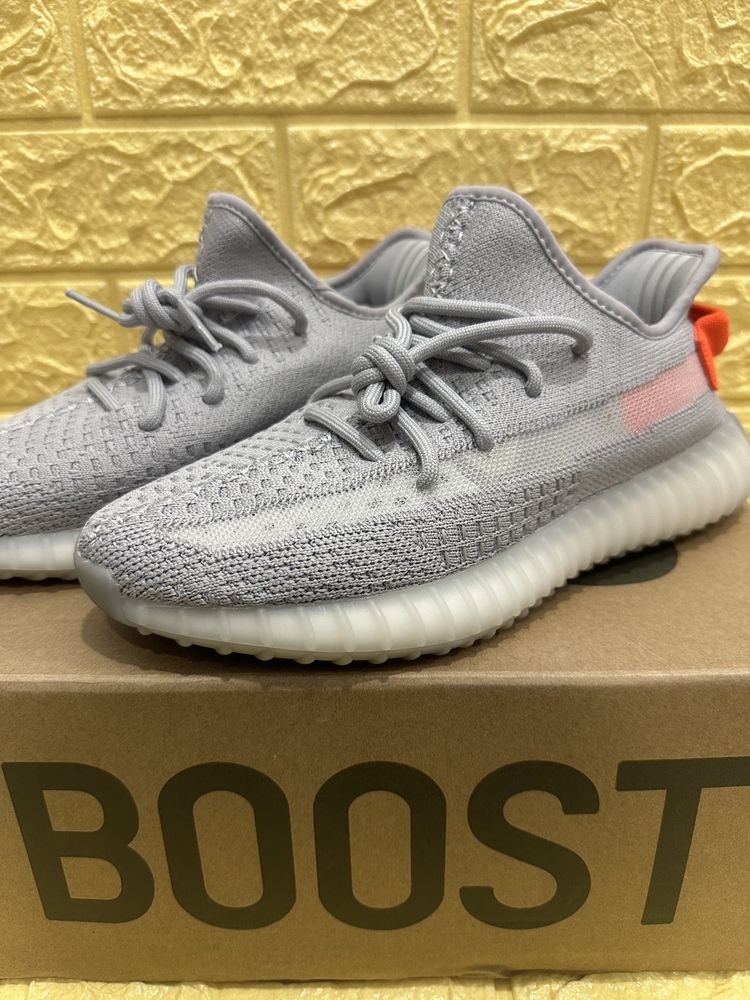 36-45 Yeezy 350 v2 Tail Light