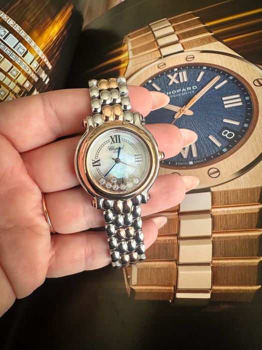 Дамски часовник по модел на Chopard нов.