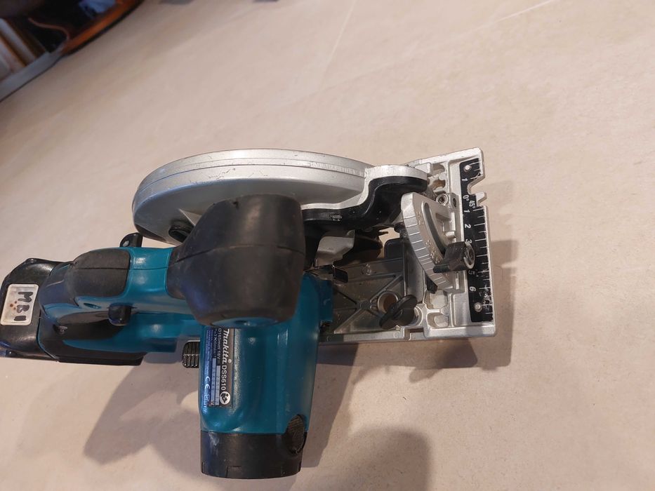 Продавам циркуляр Макита