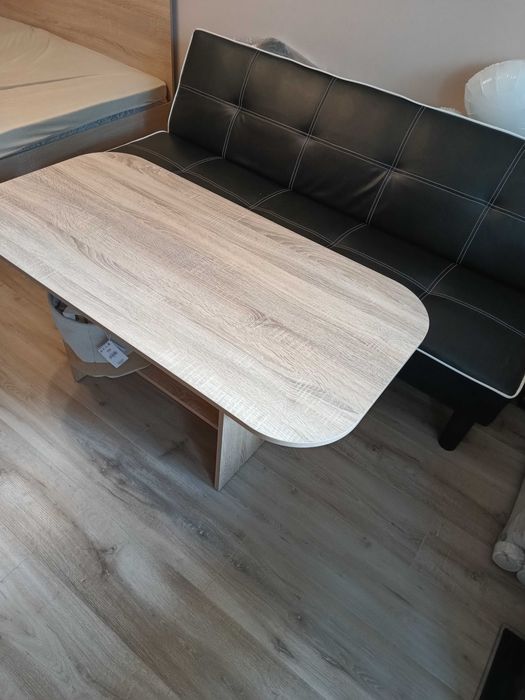 Диван и холна маса