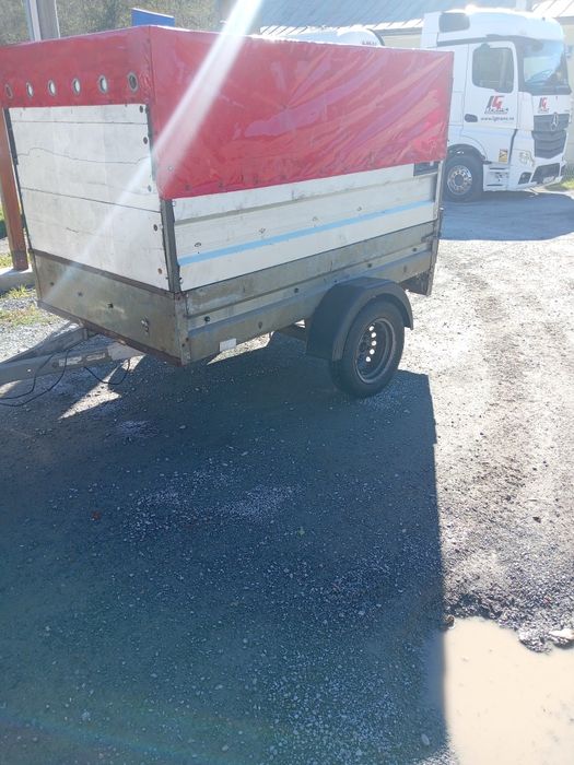 Vând remorcă 750 kg