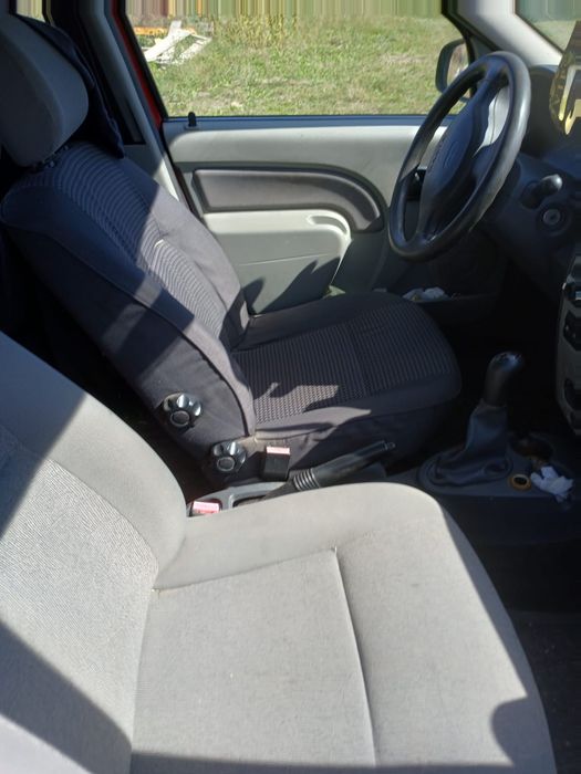 Vand logan mcv 1.4 benzina