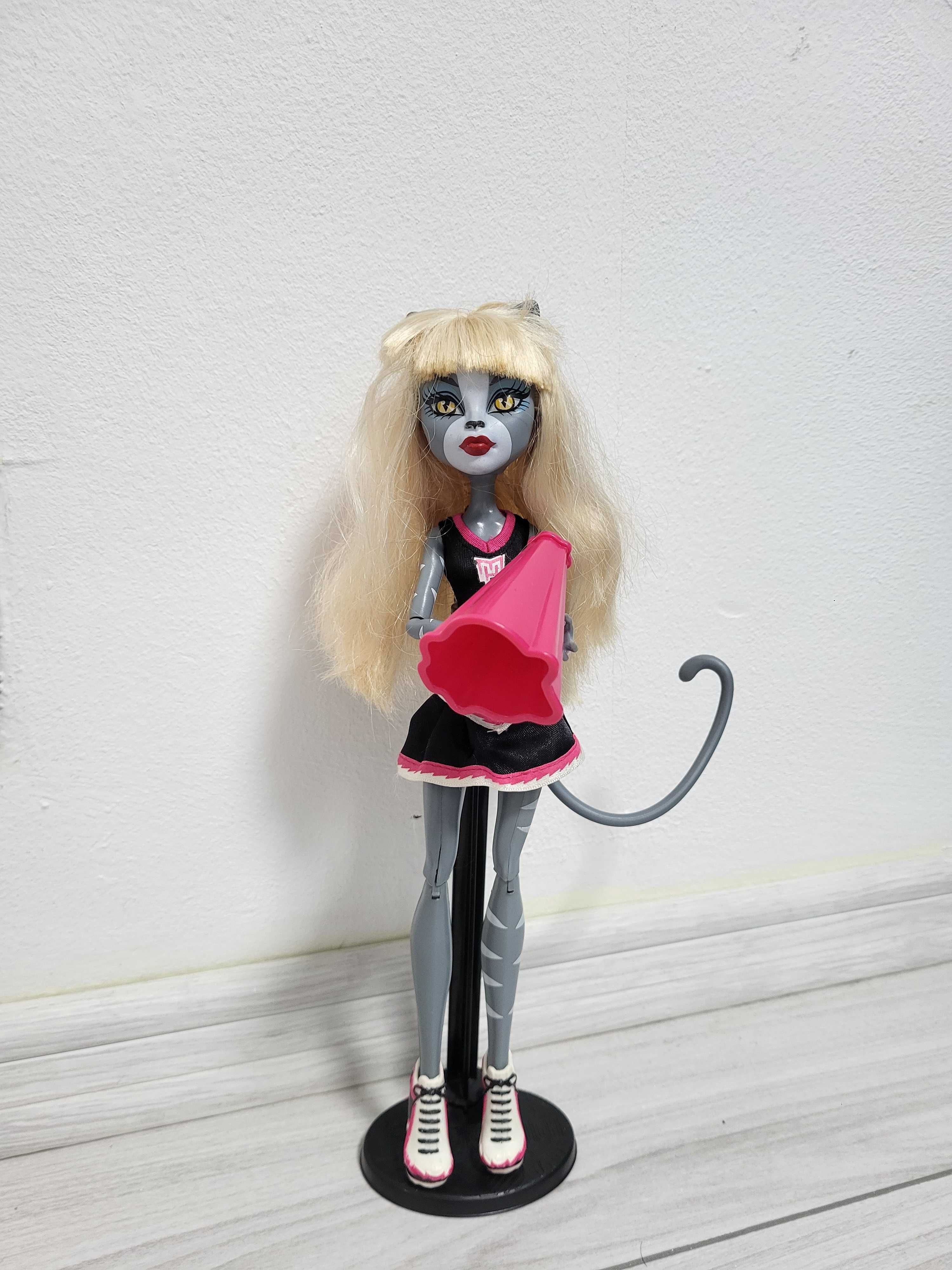 Păpuși Monster High