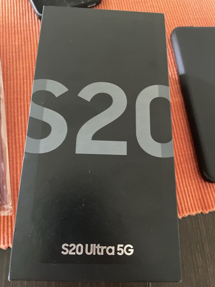 Samsung Galaxy s20 ultra 5G с оригинален калъф