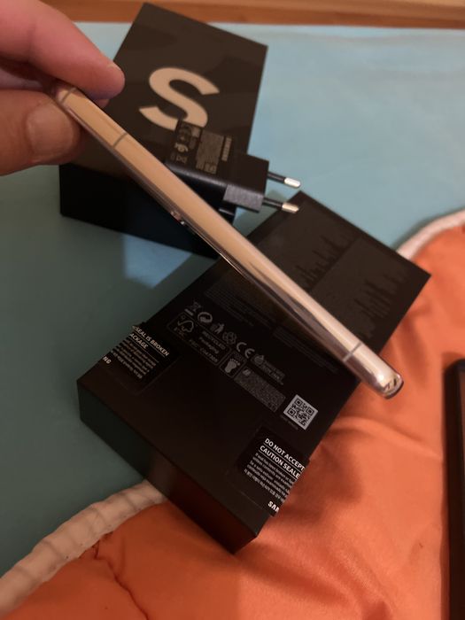 Самсунг S22 128gb цвят бял купуван е от виваком
