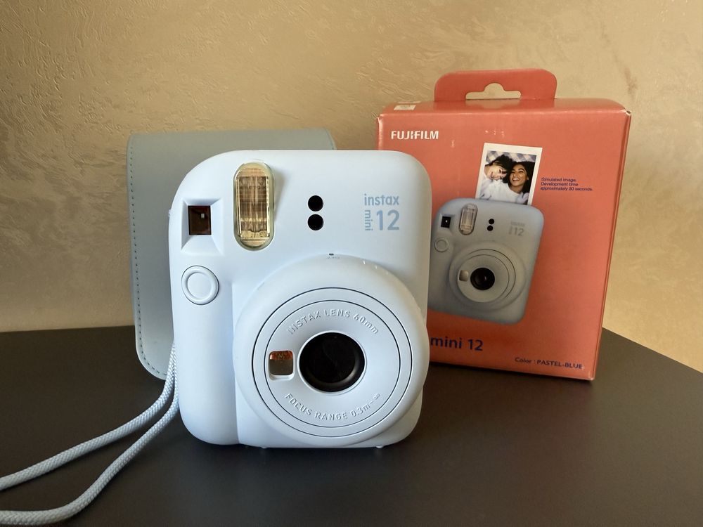 Камера instax mini 12