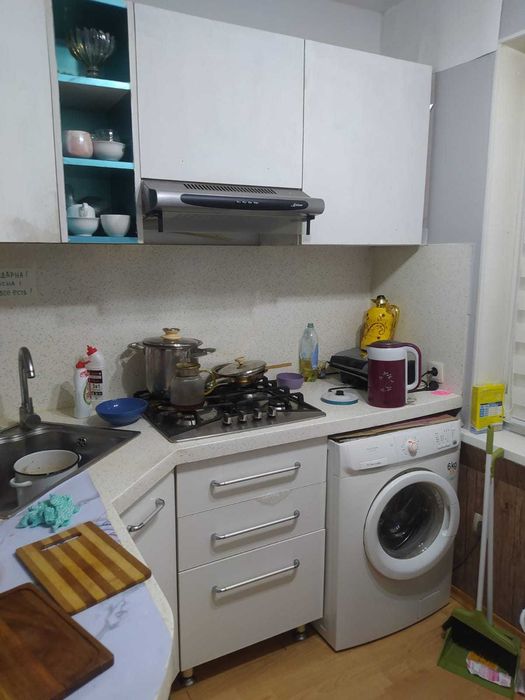 отдам бесплатно кухонный гарнитур