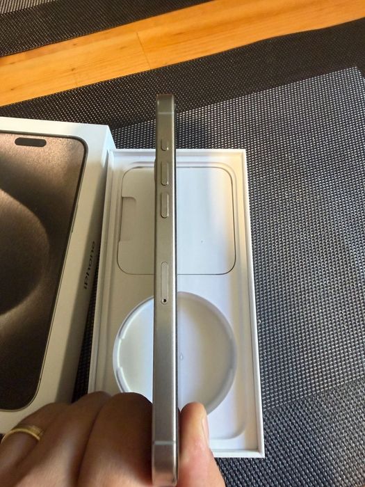 Iphone 15 pro max natural titanium 256gb