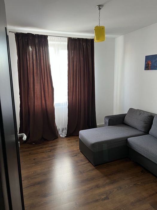 Inchiriez apartament 3 camere