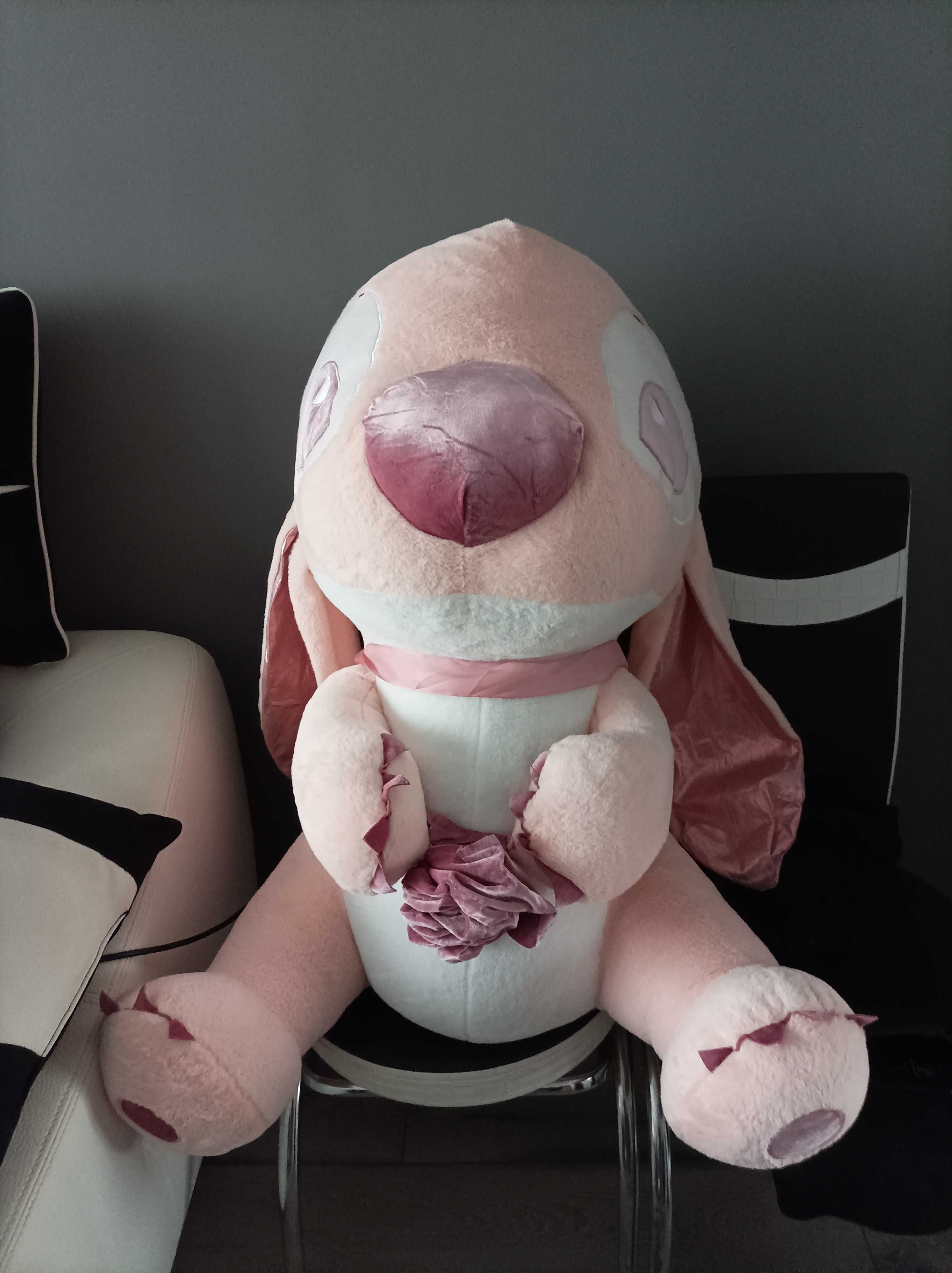 Плюшена играчка заек голяма