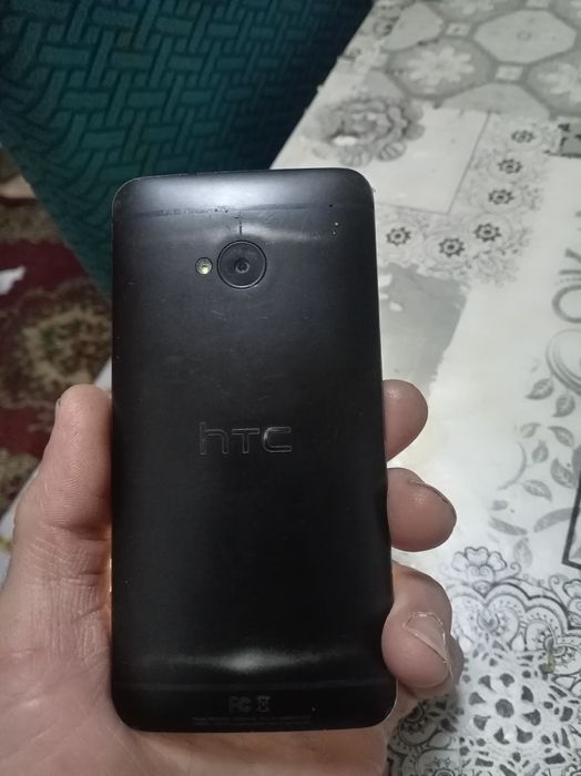 Продам телефон htc
