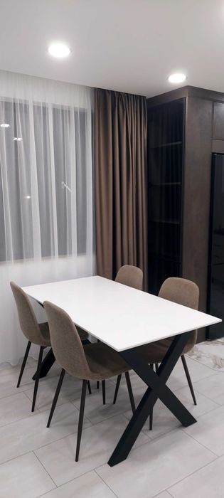 Дава се под наем Тристаен апартамент в Шумен, Тракия - 90 кв.м за 612 € - Снимка #8