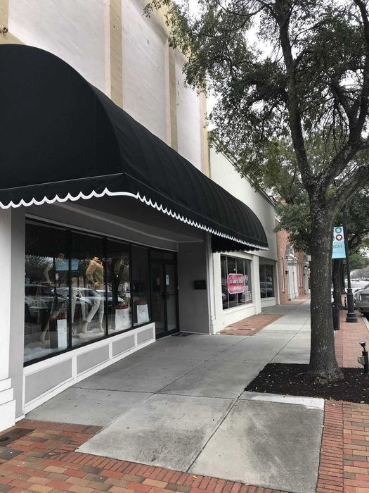 установка маркизы,маркизы с логотипом,Зонт из акрила и тента