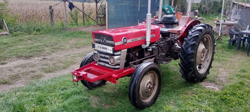Vând tractor Massey Ferguson