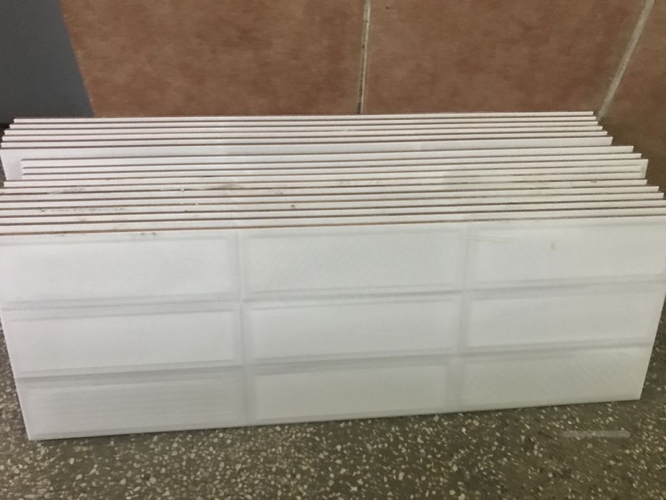 Faianta noua, 75 x 25 cm