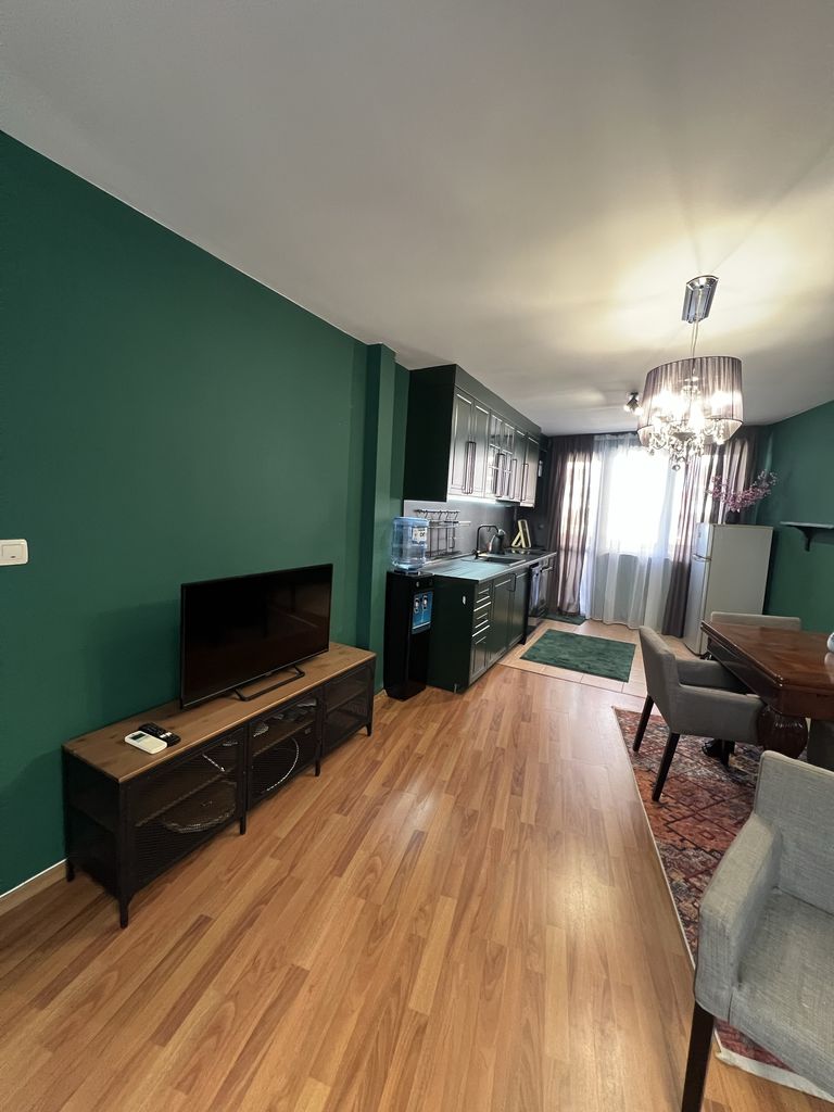 Дава се под наем Двустаен апартамент в Варна, Бриз - 85 кв.м за 612 € - Снимка #1