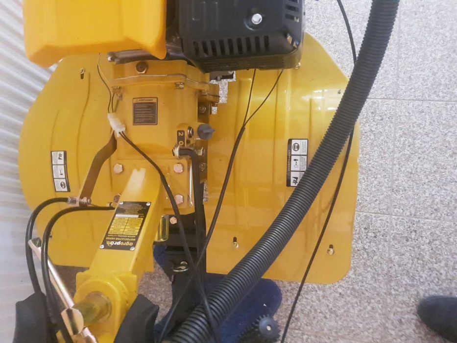 Vand motocultor agroland benzina 7cp 4 timpi cu remorca, ambele noi