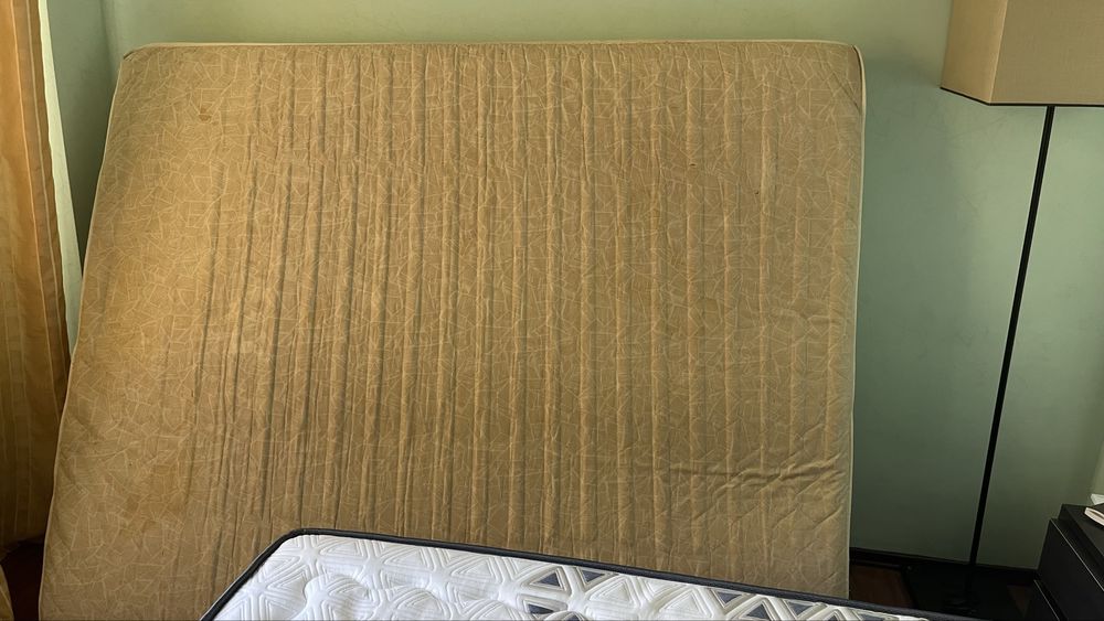 Матрас 160*200 м отдам бесплатно