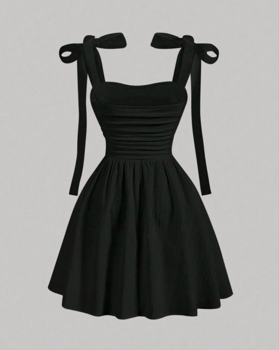 Черна рокля