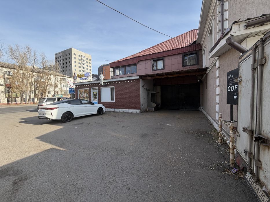 Сдается отдельно стоящее здание, с домом в 2 уровня