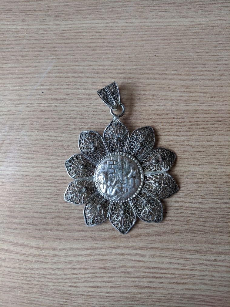Medalion mare 10 cm lucrat in filigram placat  argint imagine Iisus
