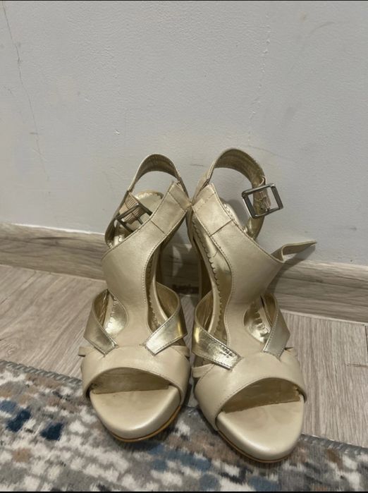 Sandale cu toc femei