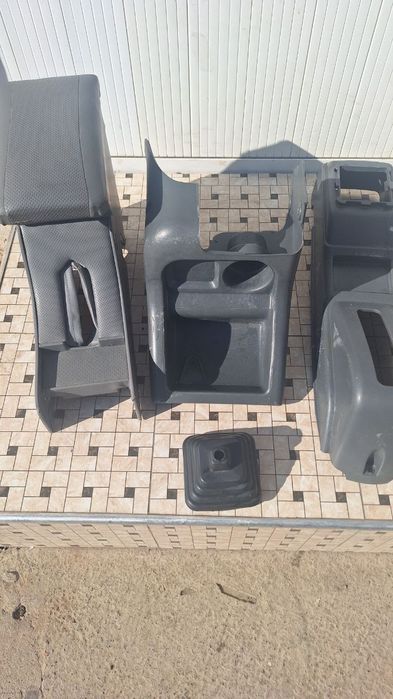 Дамас бар комплект сотилади