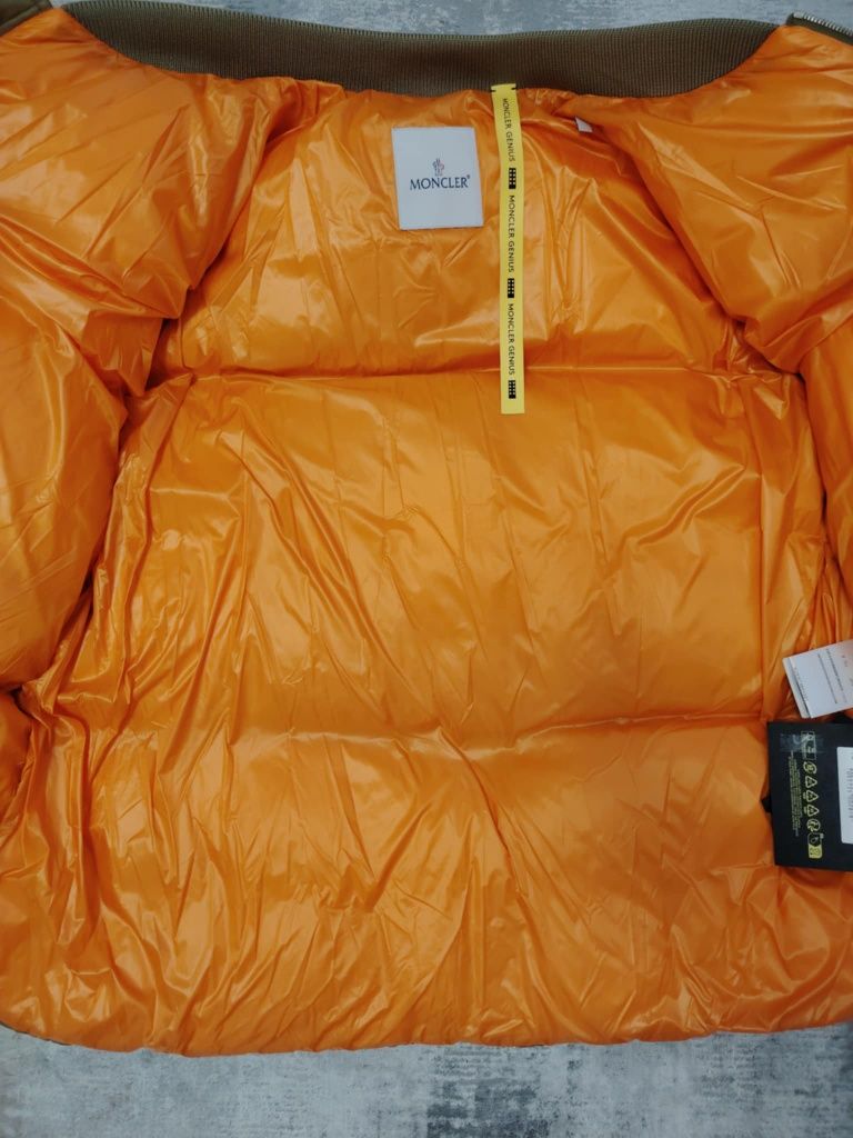 Яке пух Moncler genius