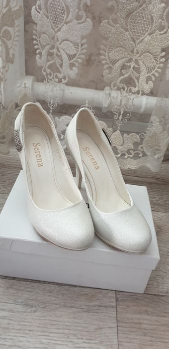 Продам туфли в хорошем состояние.
