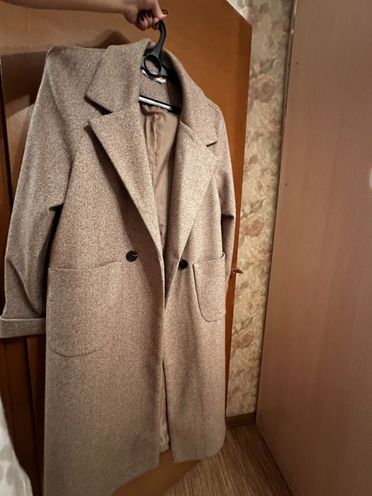 Продам пальто размер 48