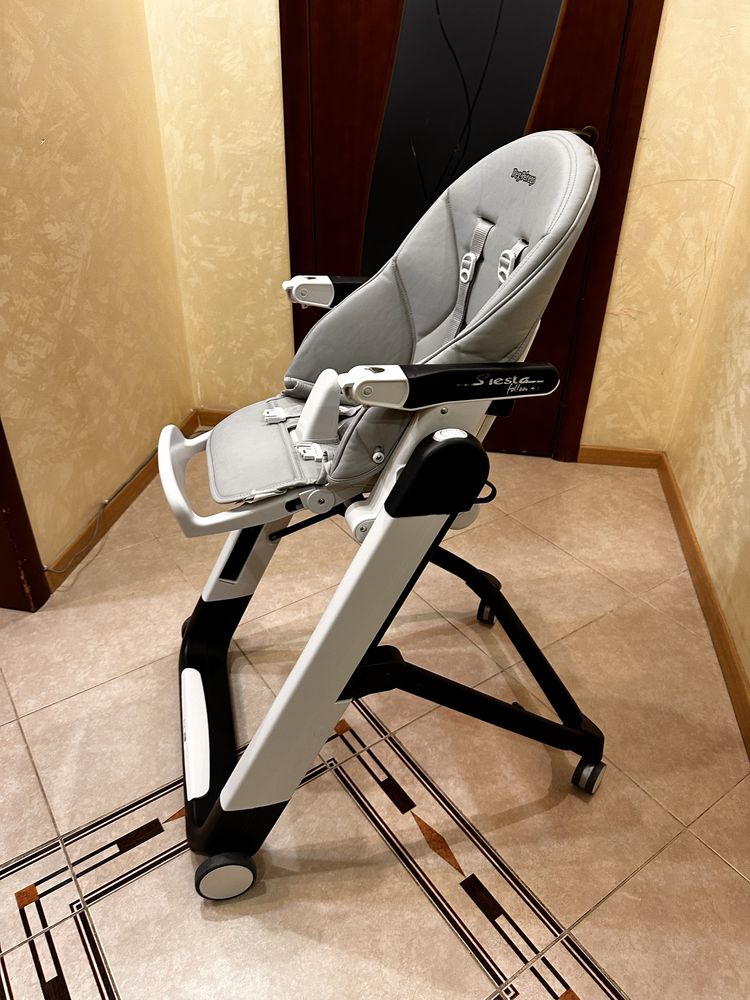 Стульчик для кормления Peg-Perego Siesta Follow Me