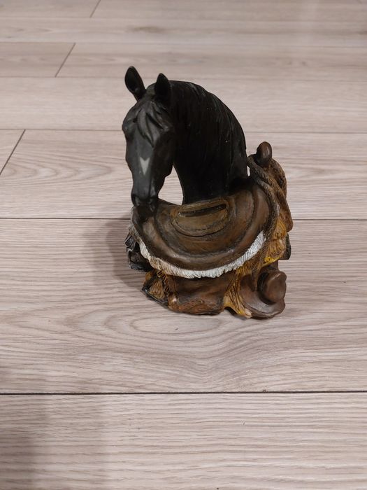 Vand Statueta Cal cu Sa stil pusculita