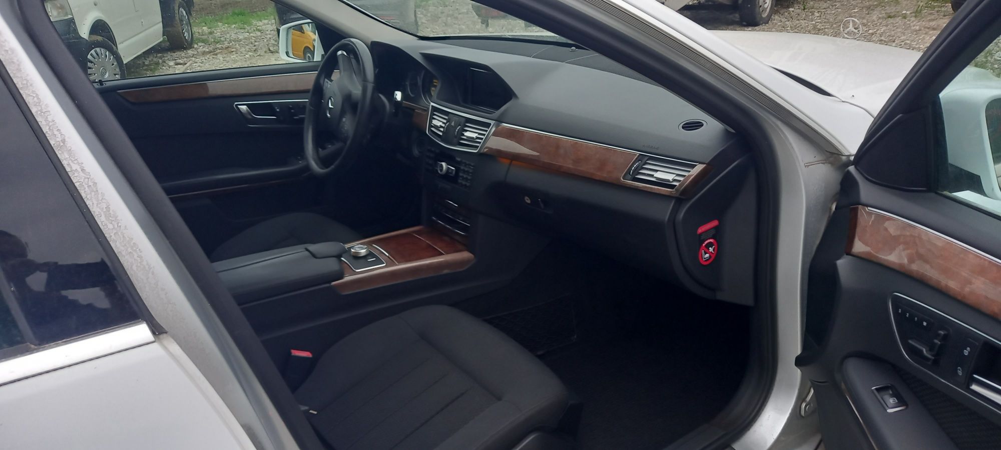 Interior Mercedes E klass Euro 5, cutie automata, navigație, volan