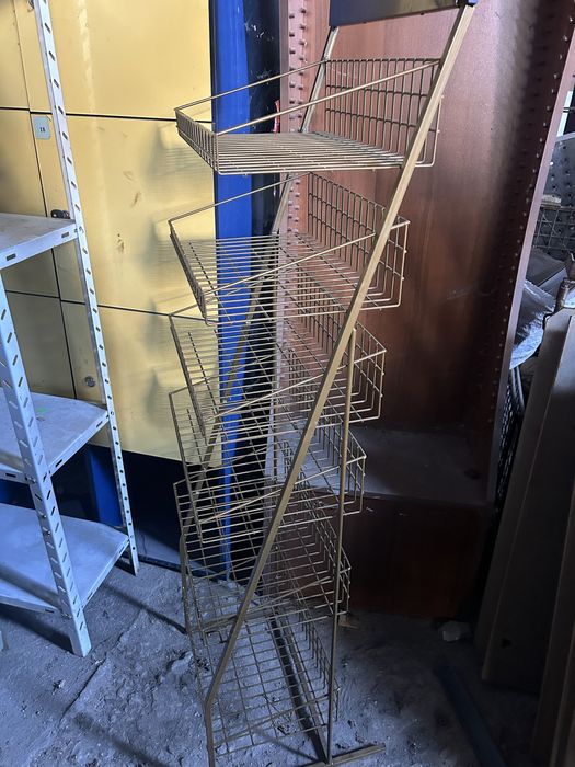 Стелаж за магазин-касова зона