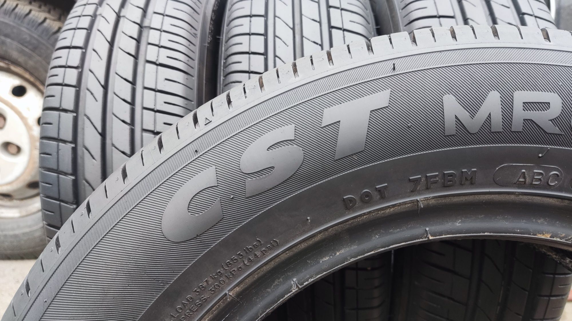 4бр. летни гуми 155/70/13 CST
dot23
8.2mm грайфер
Перфектно състояние,