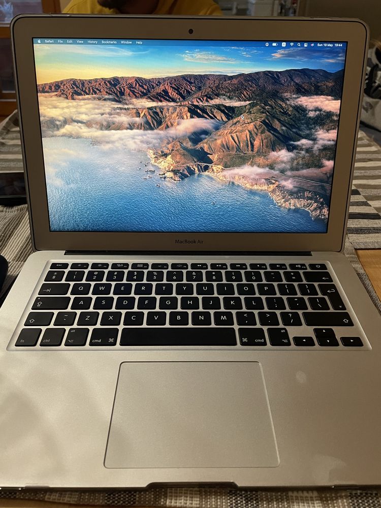 MacBook Air 2019 i5