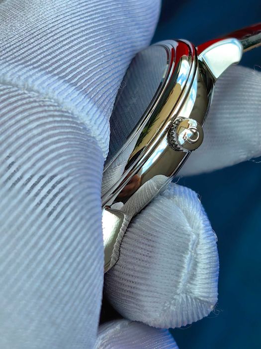 Omega De Ville с японски механизъм