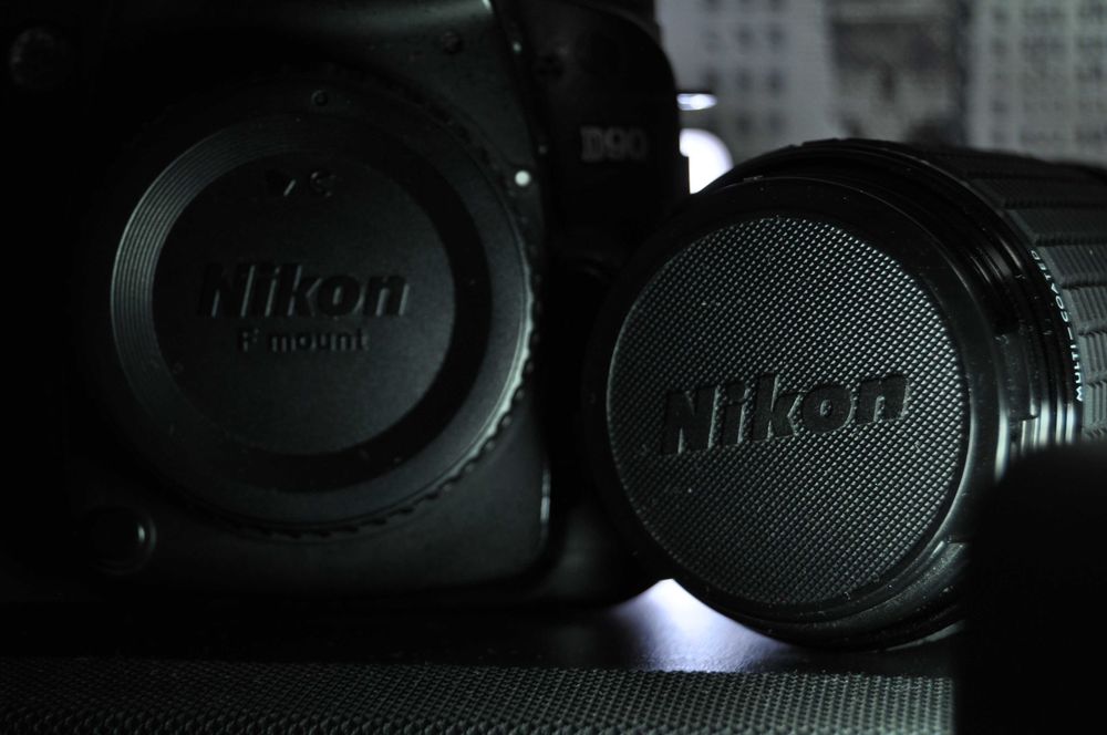 Nikon D90 - камера