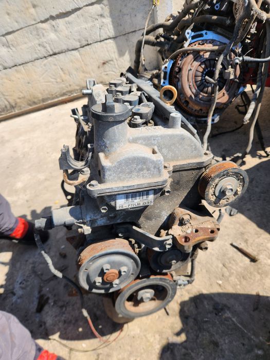 Motor toyota yaris 1.3 benzina
