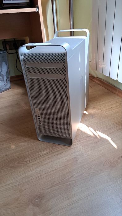 Продавам Mac Pro 5.1 (средата на 2010 г.)