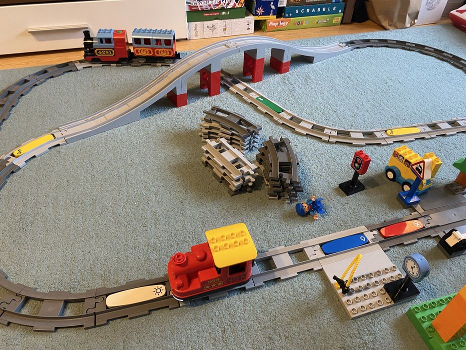 Trenuri Lego Duplo cu motor electric