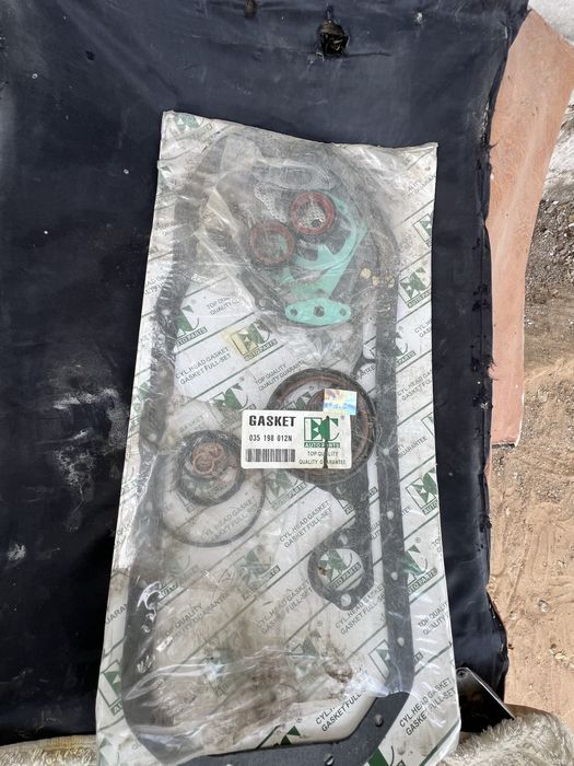 Продам Ремкомлект на ауди 100