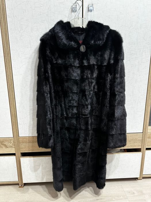 Шуба норковая (черная )