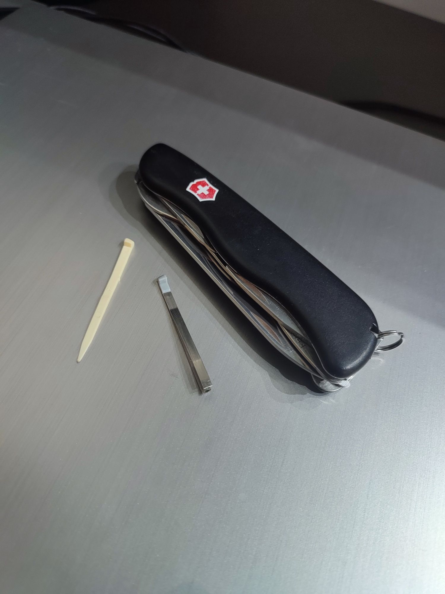 Victorinox FORESTER 101 mm