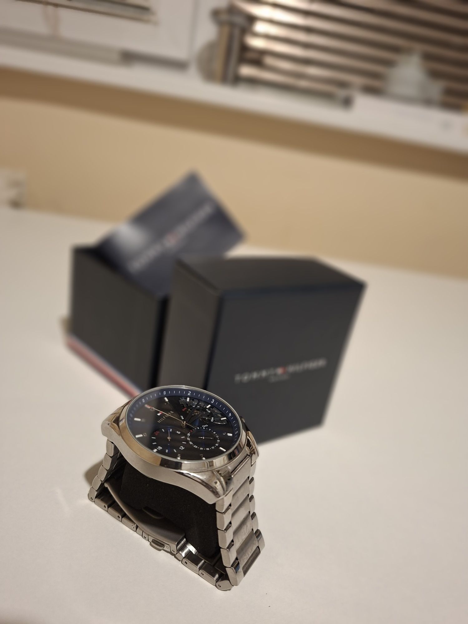 Оригинален часовник Tommy Hilfiger