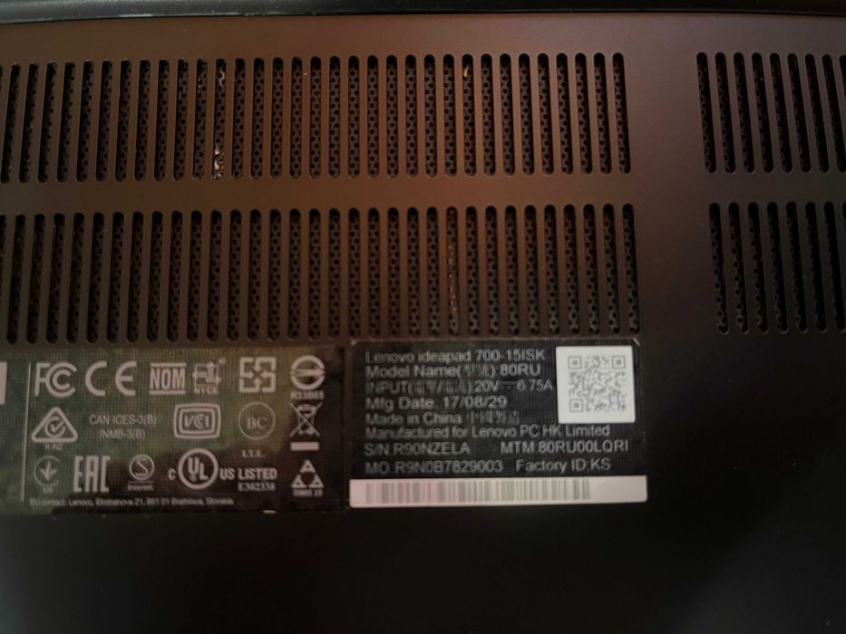 Lenovo Ideapad 700-15ISK defect