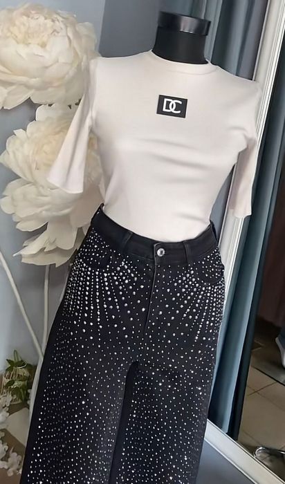 Черни дънки с камъни М размер